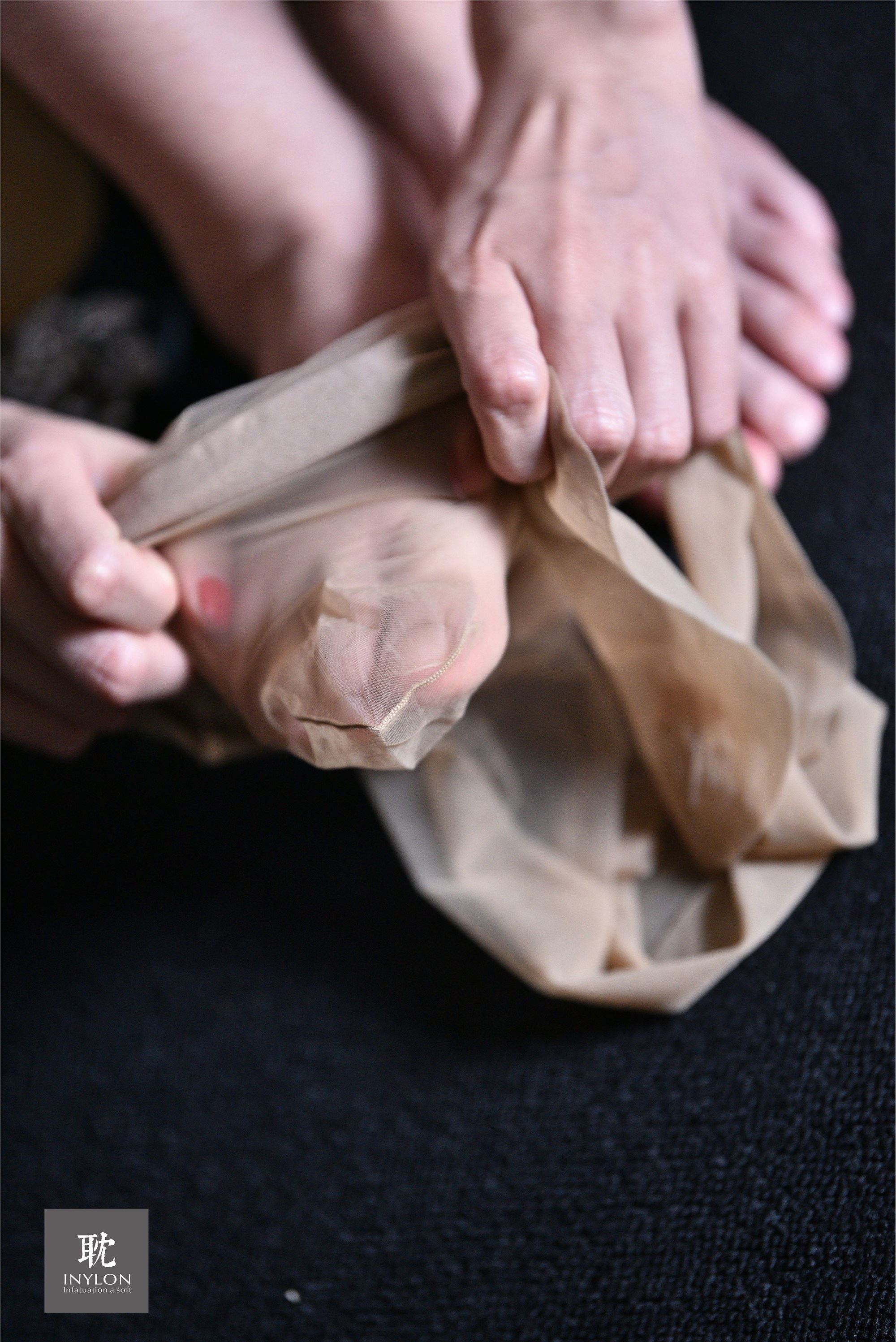 IESS异思趣向《普惠集245》- 模特：君老师《穿袜的OL》